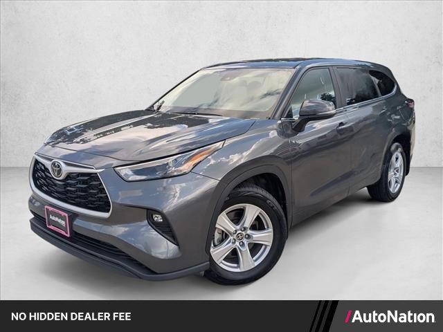 Used 2025 Toyota Highlander LE AWD/4WD image 1
