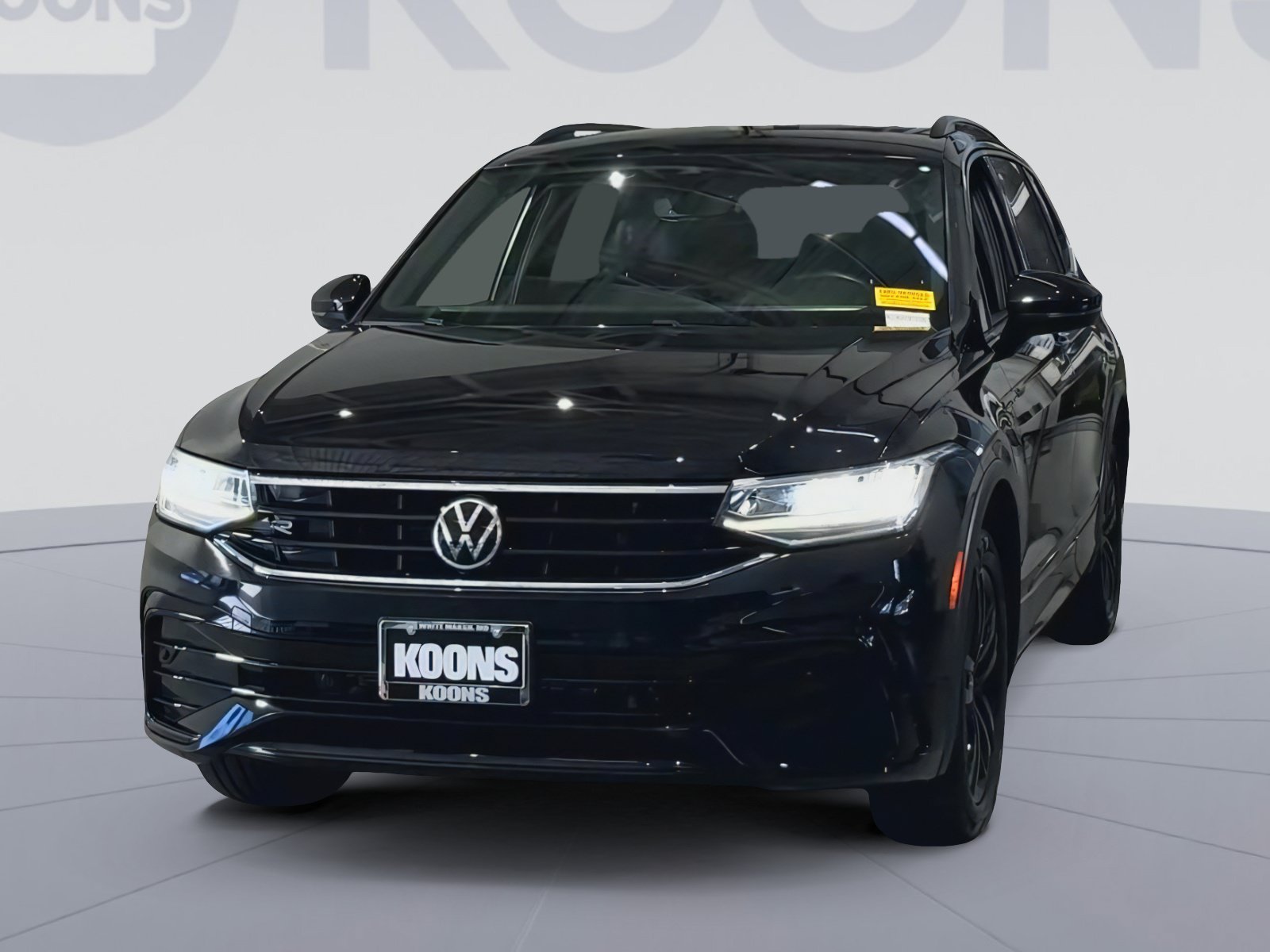 Used 2022 Volkswagen Tiguan SE R-Line AWD/4WD image 4