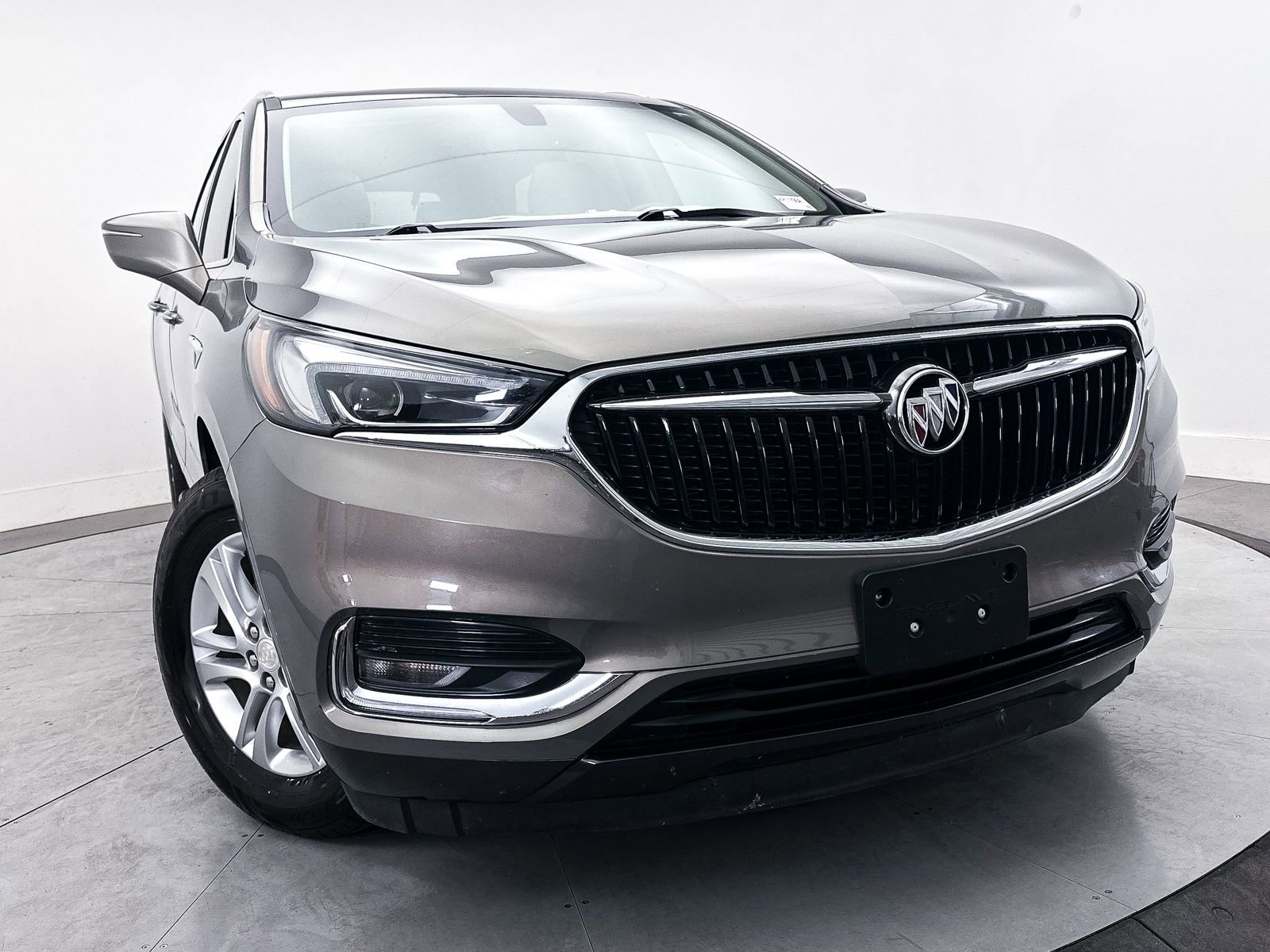 Used 2018 Buick Enclave Essence AWD/4WD image 8