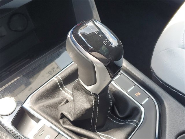 New 2025 Volkswagen Taos SE image 32