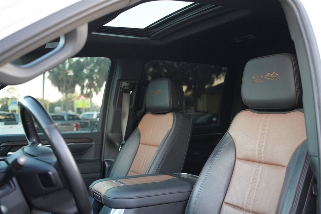 Used 2024 Chevrolet Silverado 3500 High Country w/ Technology Package image 6