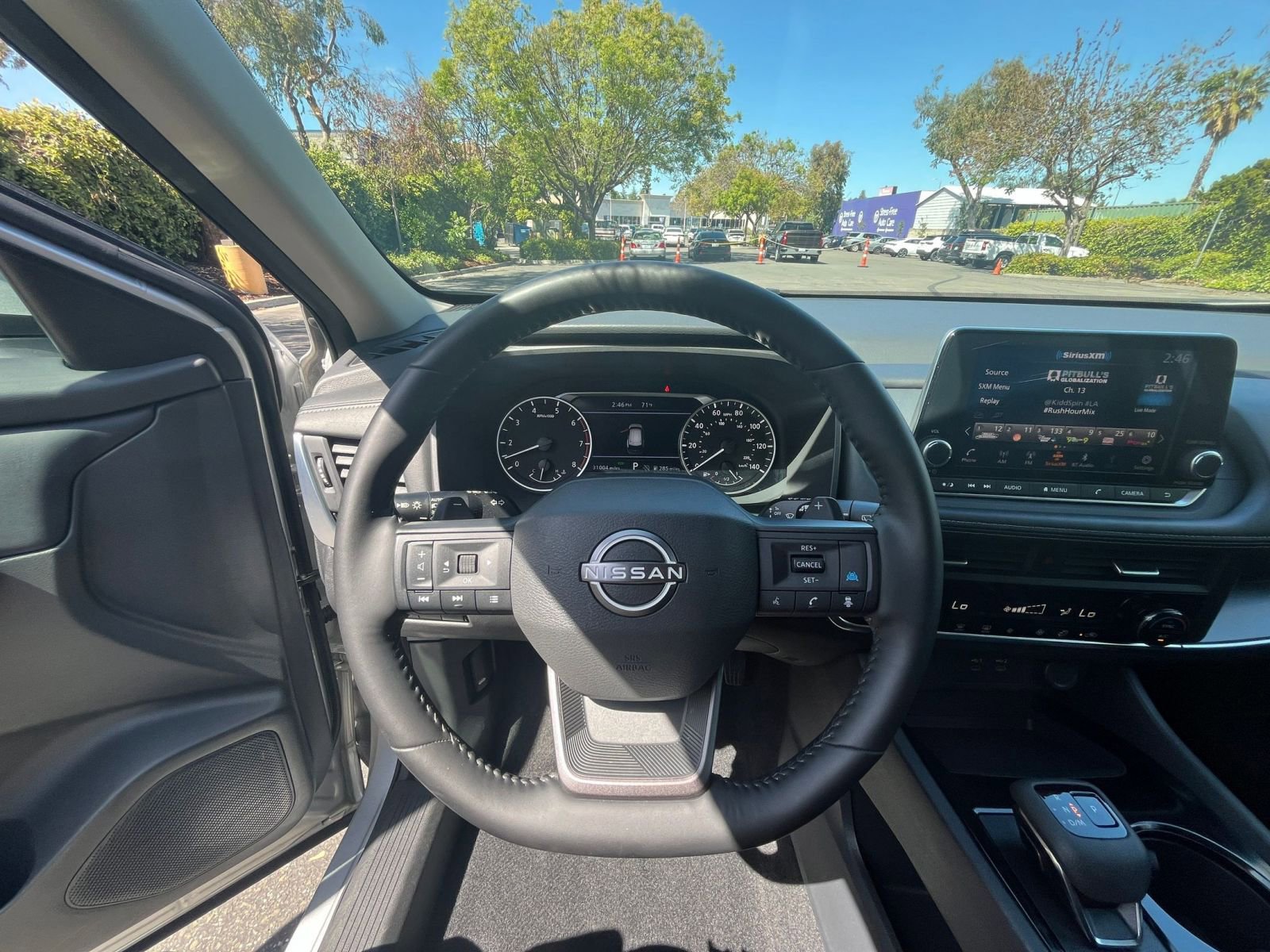 Used 2025 Nissan Rogue SV image 36