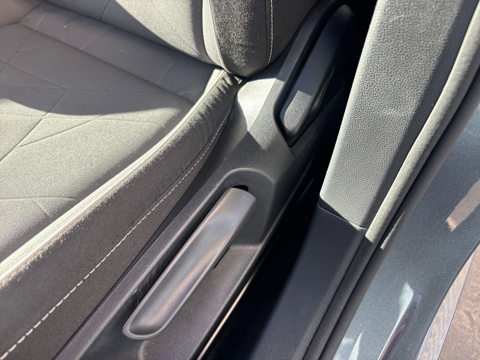 Used 2025 Volkswagen Jetta Sport image 23