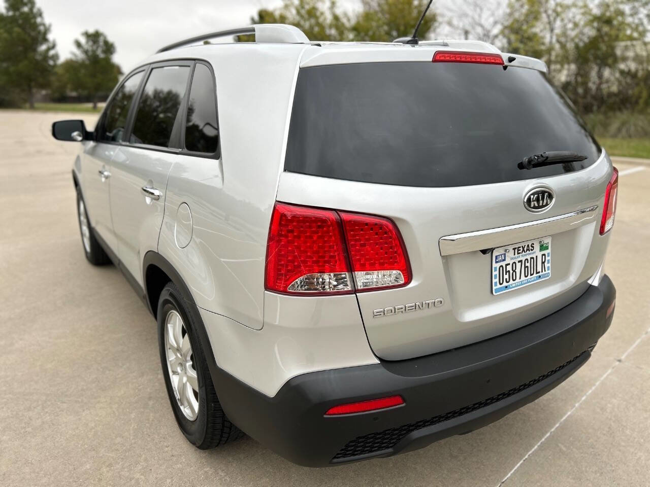 Used 2013 Kia Sorento LX w/ Convenience Pkg image 8