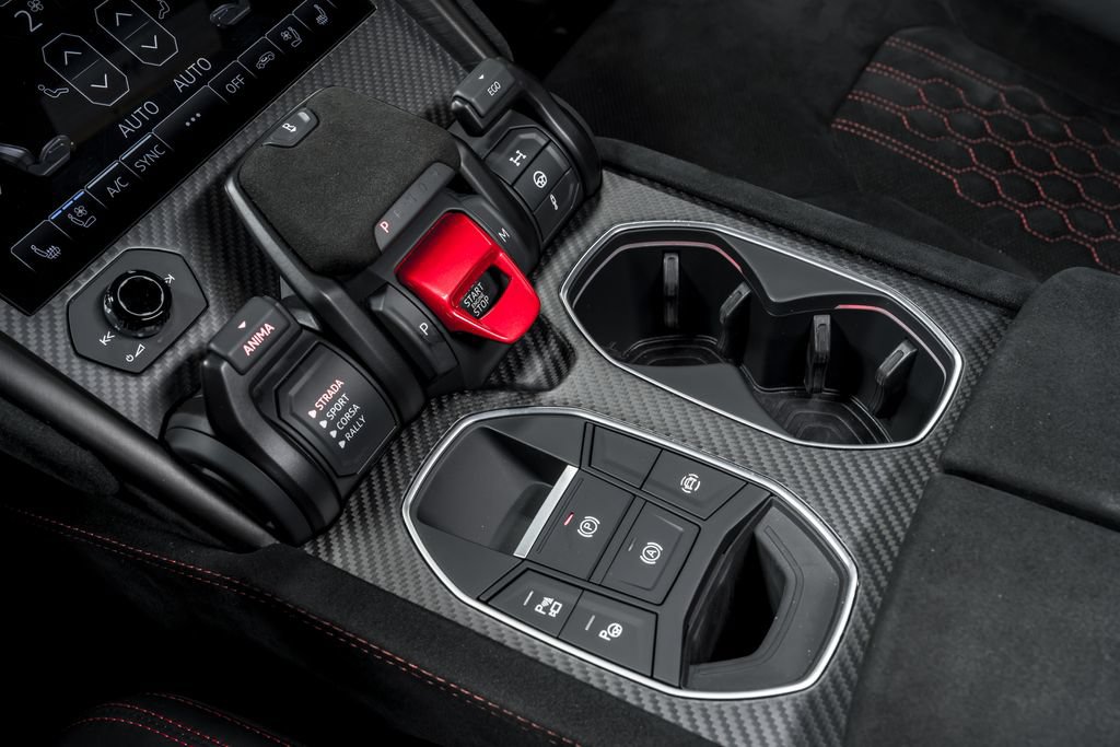 Used 2023 Lamborghini Urus Performante AWD/4WD image 30