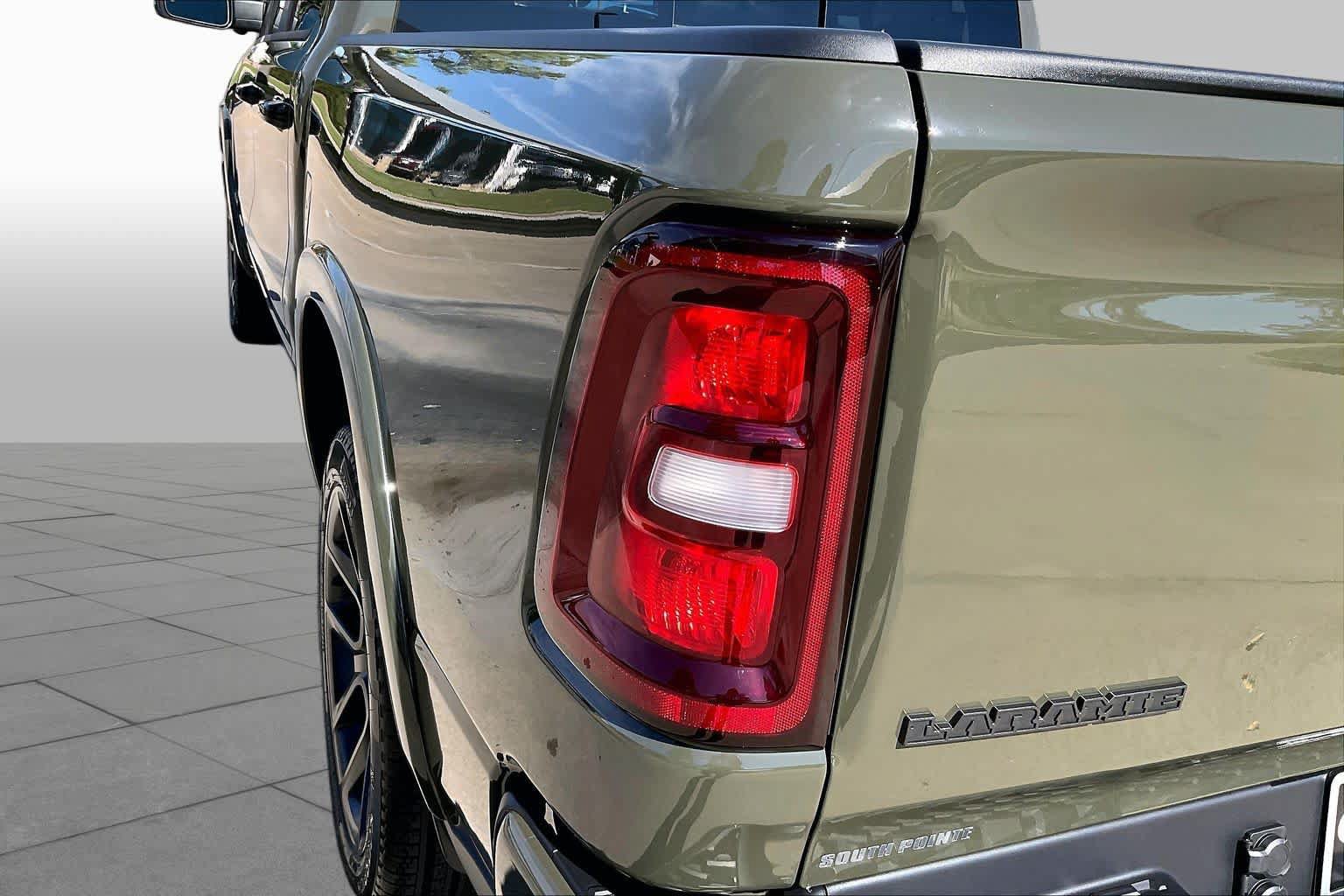 New 2027 RAM 1500 Laramie AWD/4WD image 14