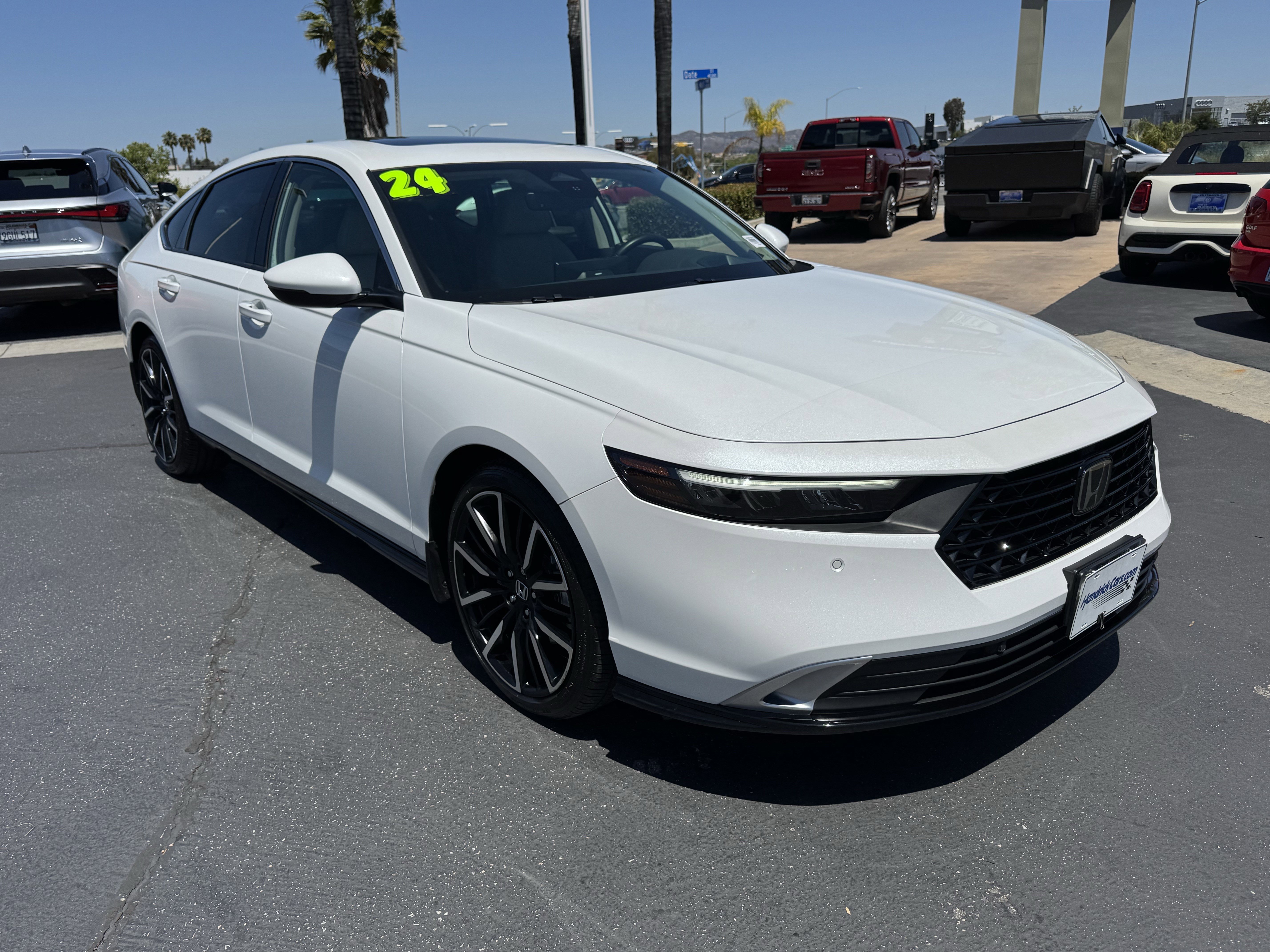 Used 2024 Honda Accord Touring image 2