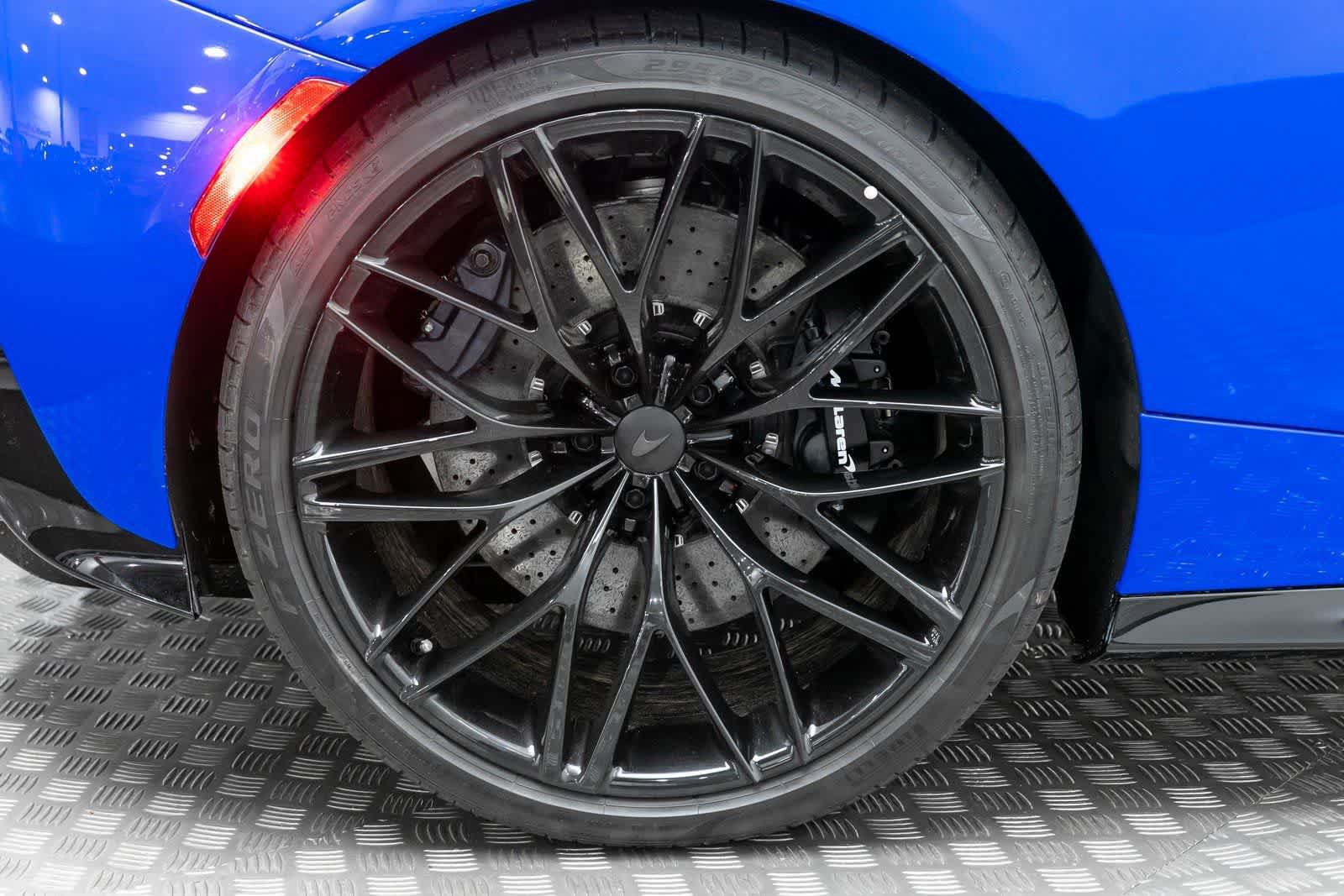 New 2025 McLaren GTS RWD image 38