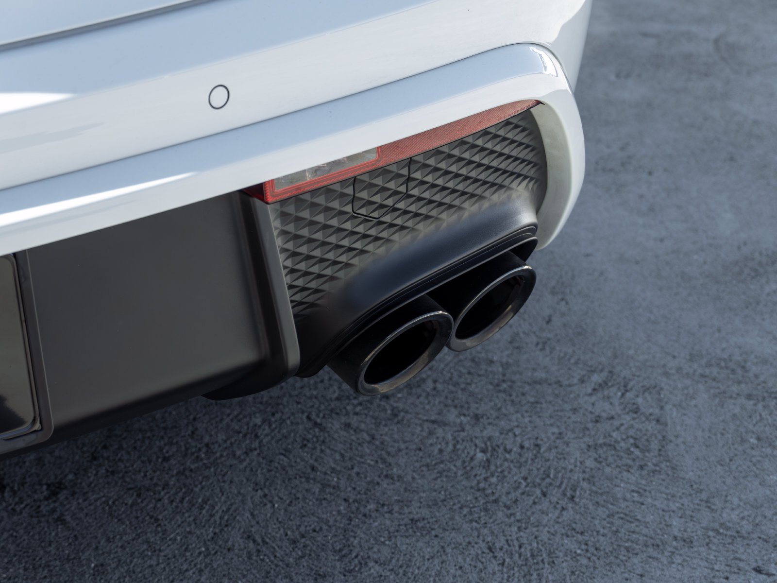 Certified 2025 Porsche Macan AWD/4WD image 19