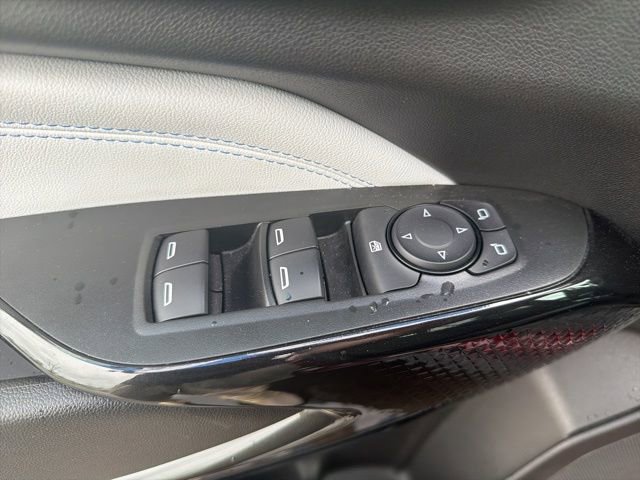 Used 2024 Chevrolet Trax LT w/ LT Convenience Package image 19