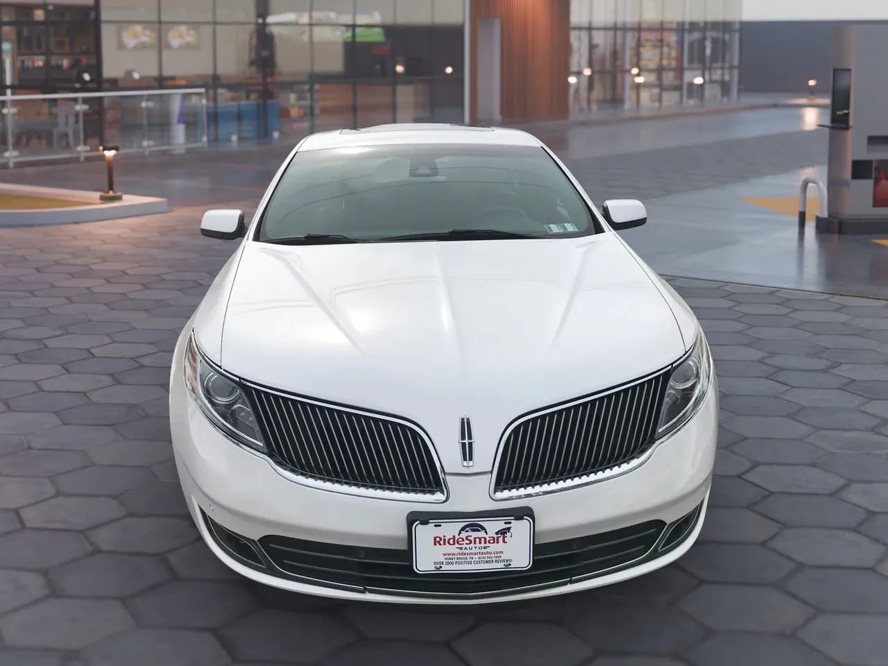 Used 2014 Lincoln MKS Sedan 4D w/ Equipment Group 101A image 7