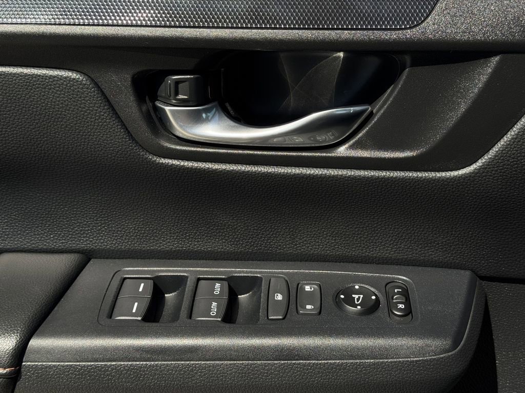 Used 2025 Honda CR-V Sport image 24