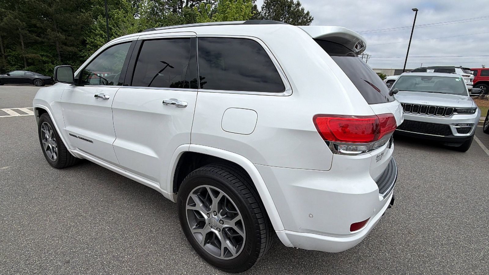 Used 2020 Jeep Grand Cherokee Overland w/ Trailer Tow Group IV RWD image 10