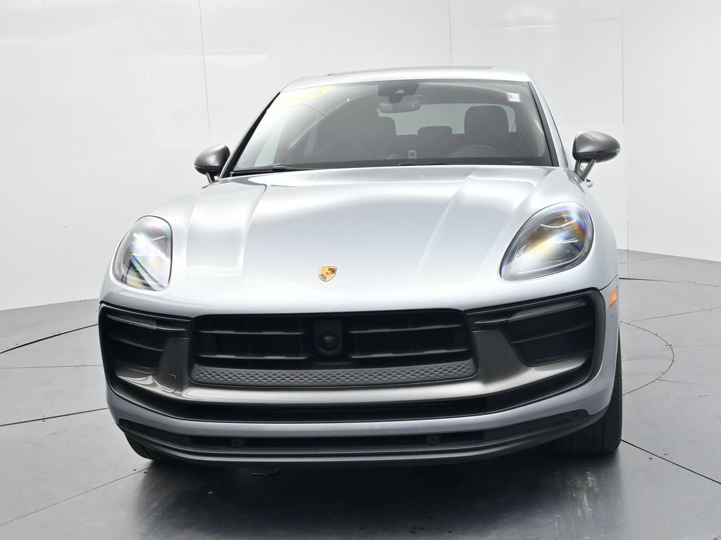 Used 2024 Porsche Macan Turbo AWD/4WD image 3