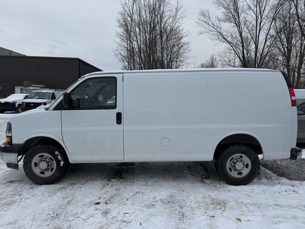 Used 2024 Chevrolet Express 2500 w/ Driver Convenience Package image 5