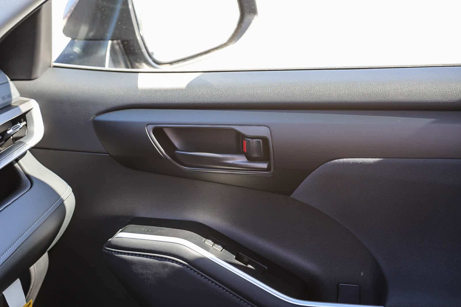 New 2025 Toyota Highlander LE image 22