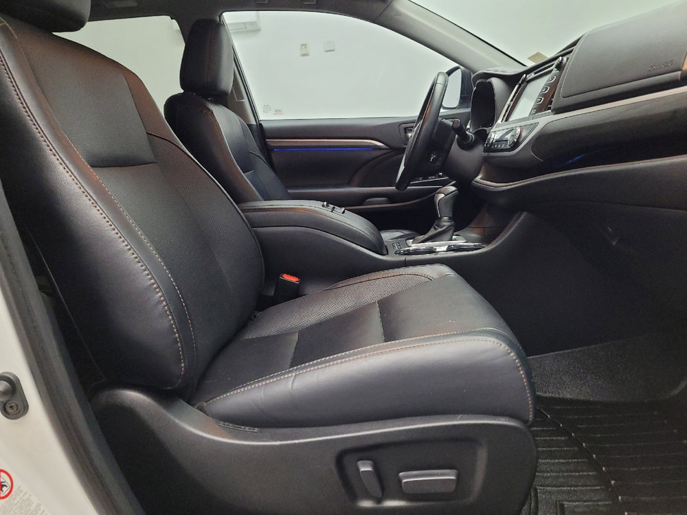 Used 2019 Toyota Highlander Limited image 21
