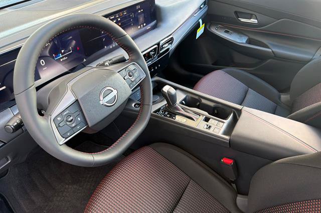New 2027 Nissan Sentra SR w/ Floor Mat Package FWD image 10