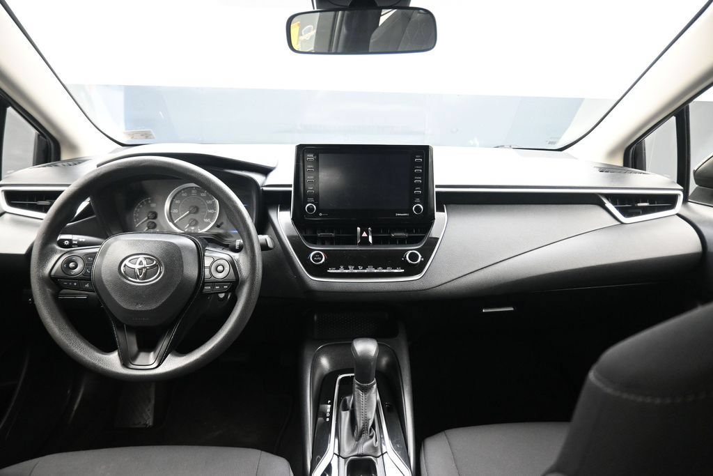 Used 2021 Toyota Corolla LE w/ Carpet Mat Package (TMS) FWD image 36