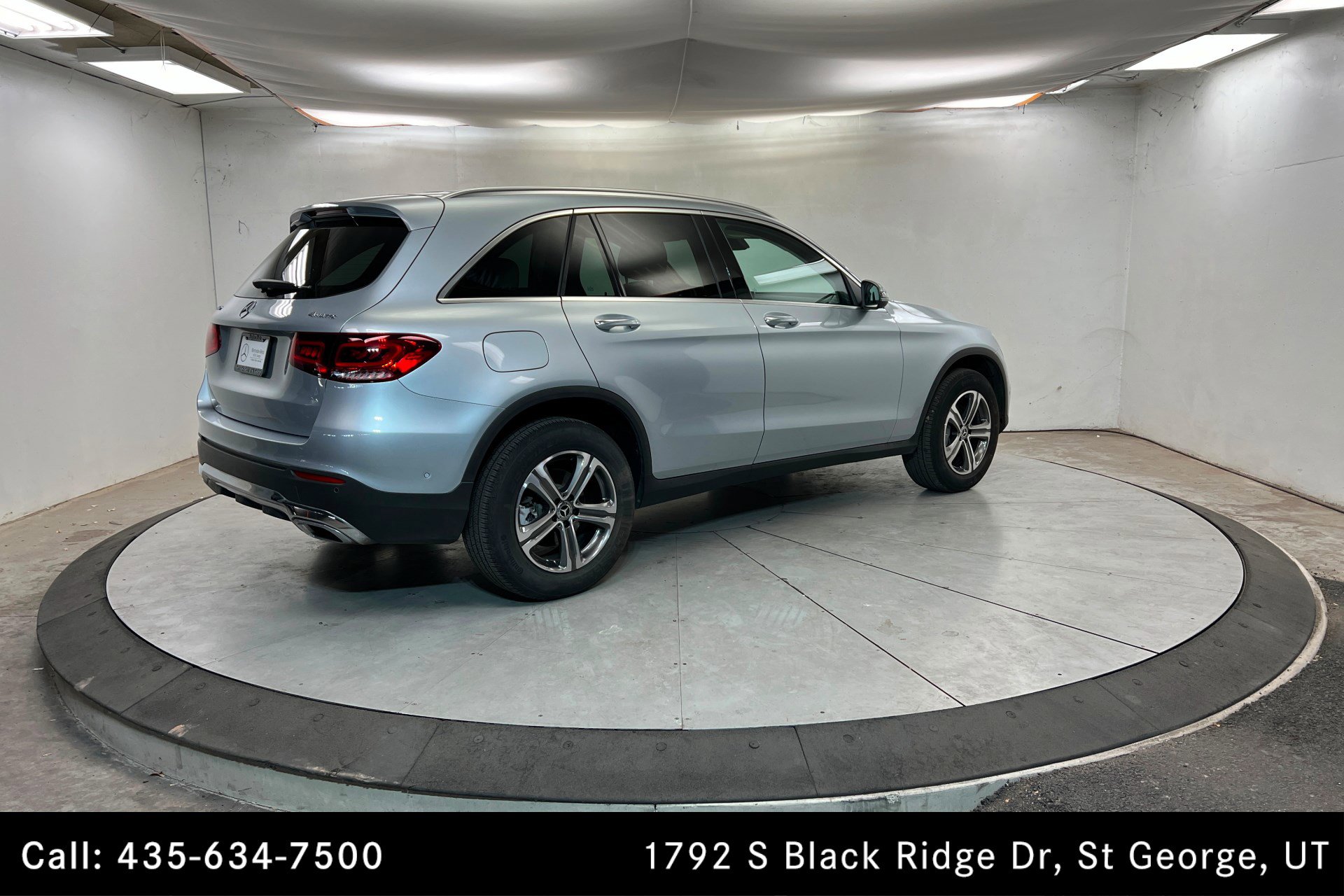 Certified 2022 Mercedes-Benz GLC 300 4MATIC w/ Premium Package Lite image 5