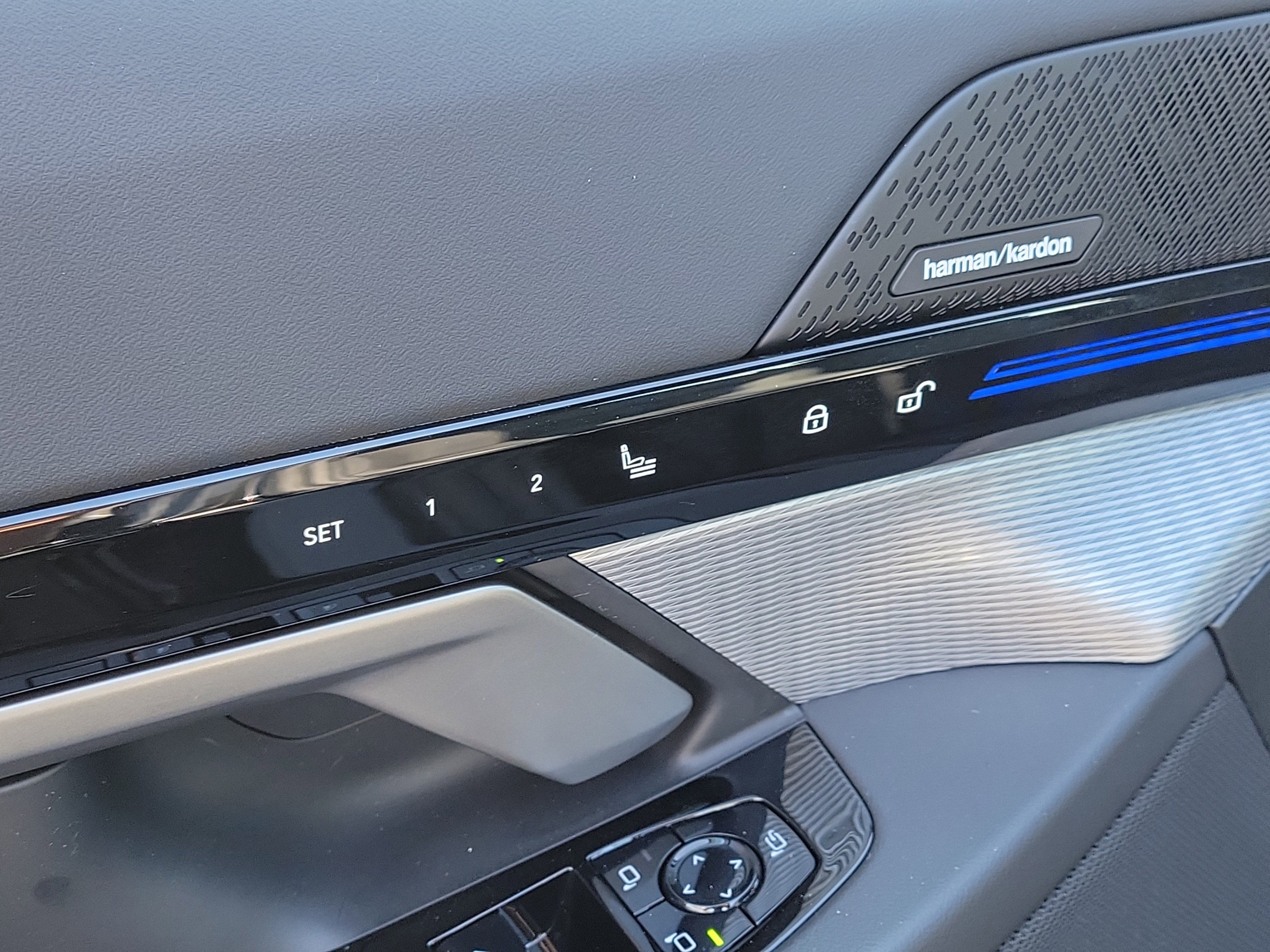 Used 2026 BMW 530i w/ M Sport Package image 18