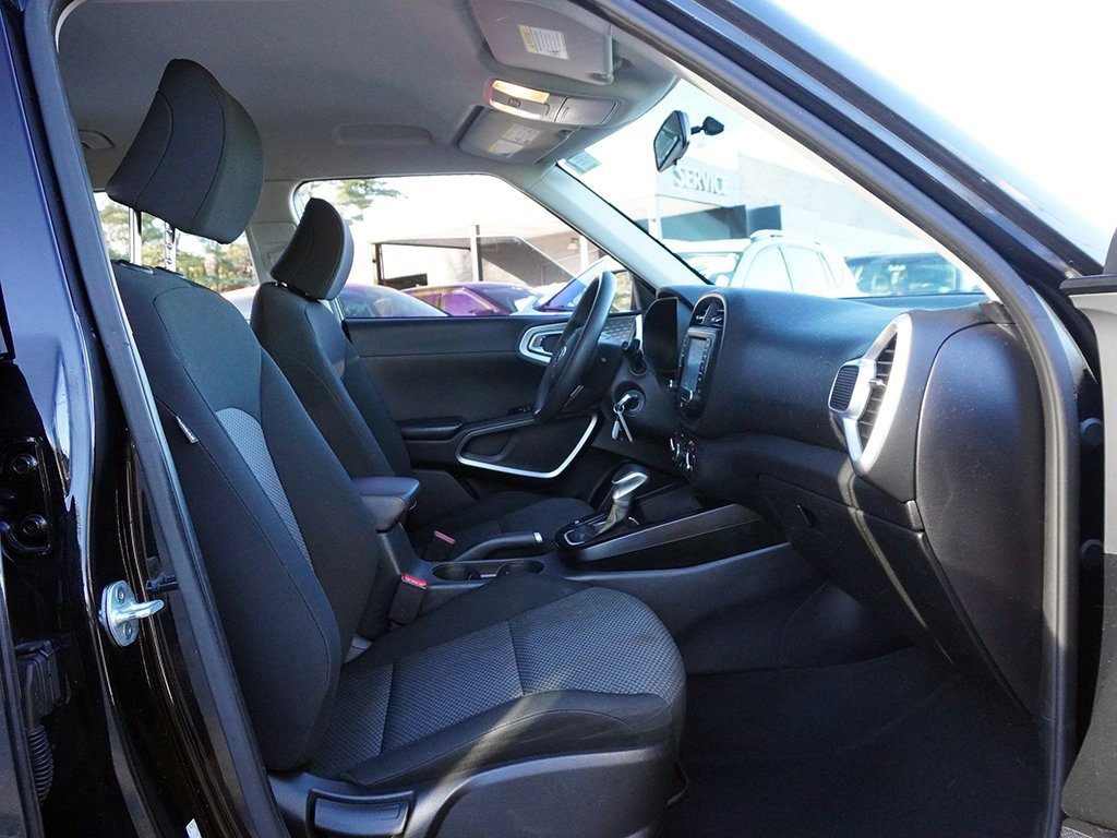 Used 2020 Kia Soul LX image 28