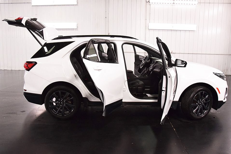 Used 2022 Chevrolet Equinox RS AWD/4WD image 32