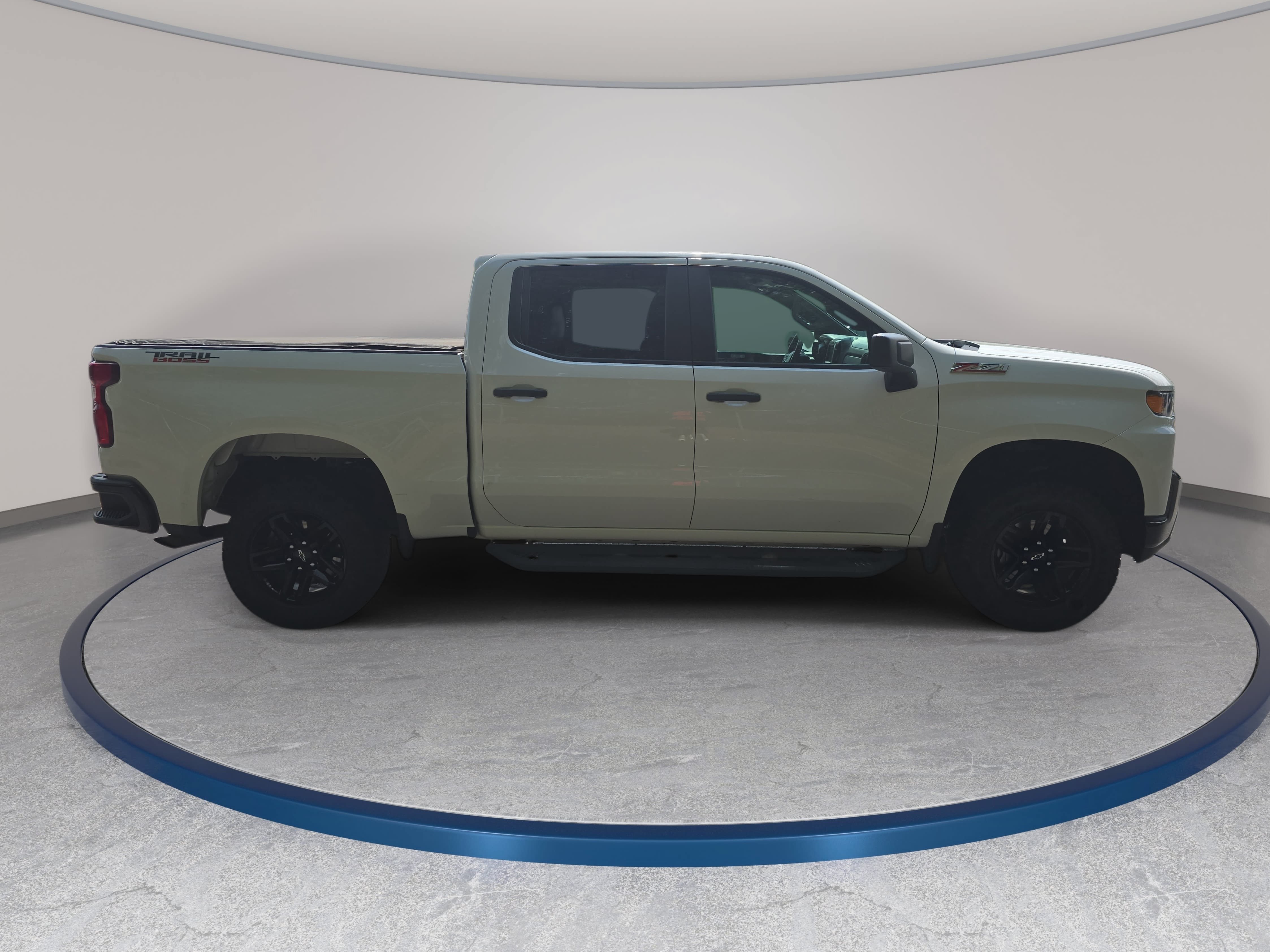 Used 2022 Chevrolet Silverado 1500 Custom Trail Boss w/ Safety Confidence Package AWD/4WD image 4