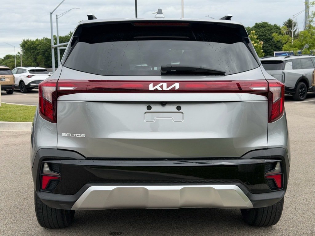 Used 2024 Kia Seltos EX FWD image 4
