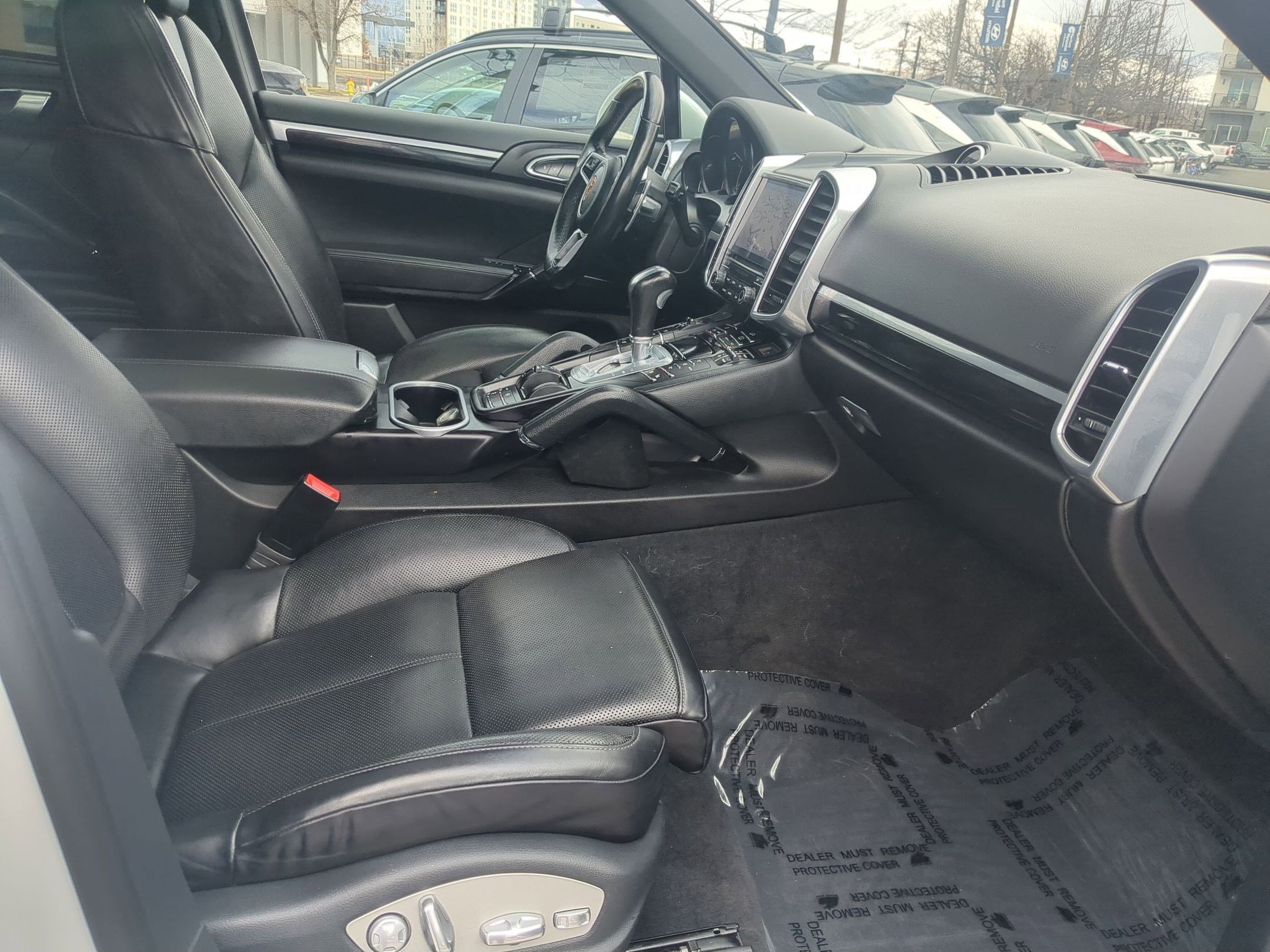 Used 2017 Porsche Cayenne Platinum Edition image 32