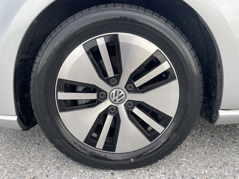Used 2015 Volkswagen e-Golf SEL Premium FWD image 21
