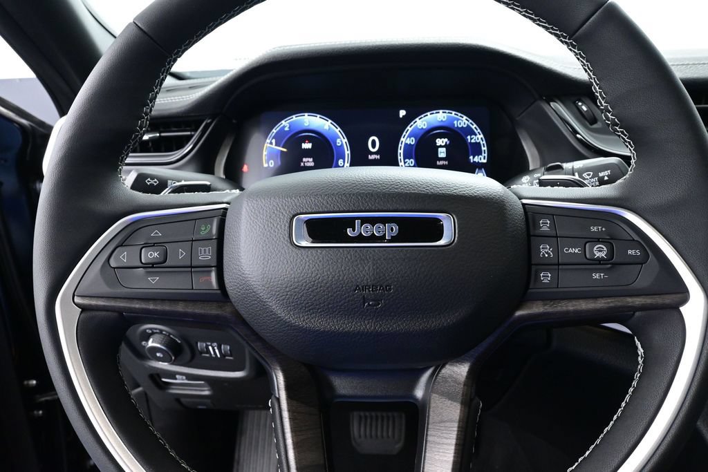 New 2027 Jeep Grand Cherokee Limited AWD/4WD image 24