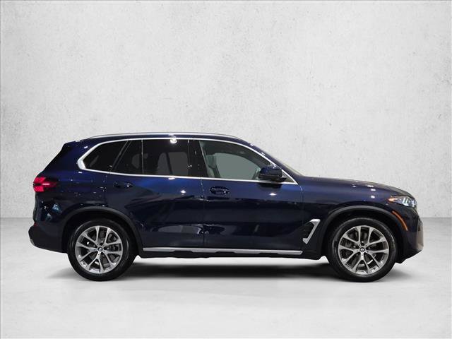 Used 2026 BMW X5 xDrive50e w/ Climate Comfort Package AWD/4WD image 4