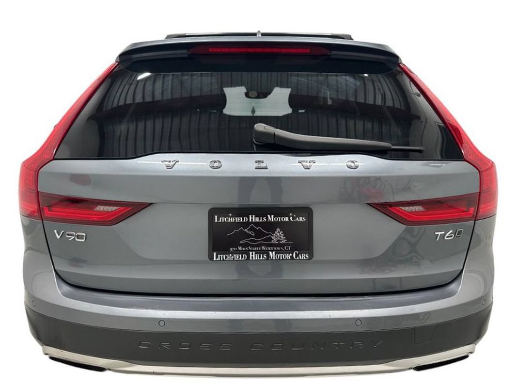 Used 2018 Volvo V90 T6 Cross Country w/ Convenience Package AWD/4WD image 5