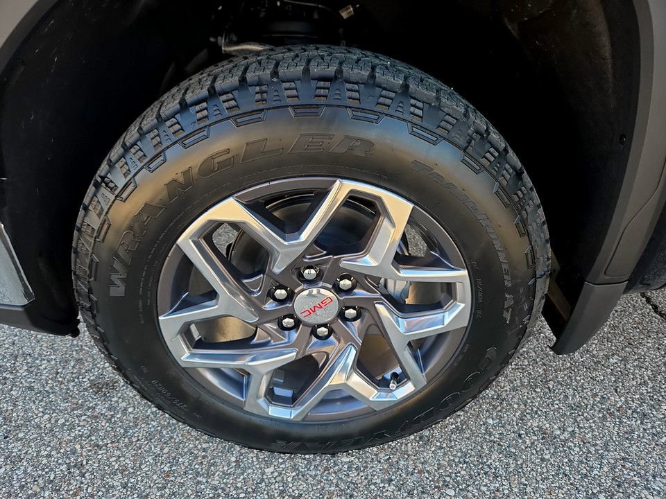 New 2026 GMC Sierra 1500 SLT w/ SLT Convenience Package image 38