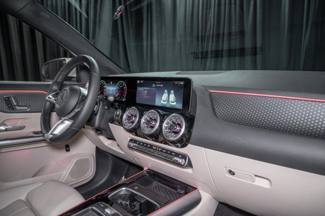 Certified 2025 Mercedes-Benz GLA 250 4MATIC image 15