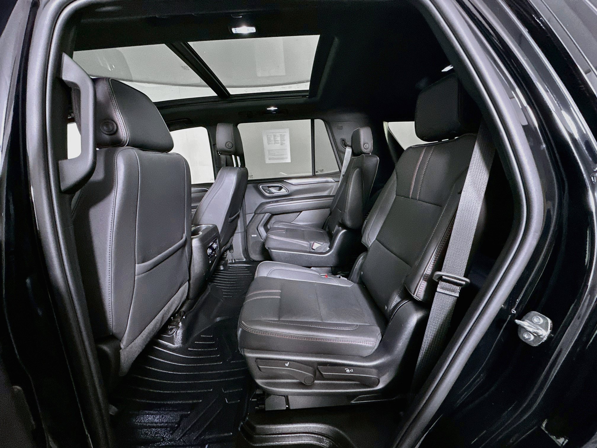 Used 2023 Chevrolet Tahoe RST w/ Luxury Package AWD/4WD image 27