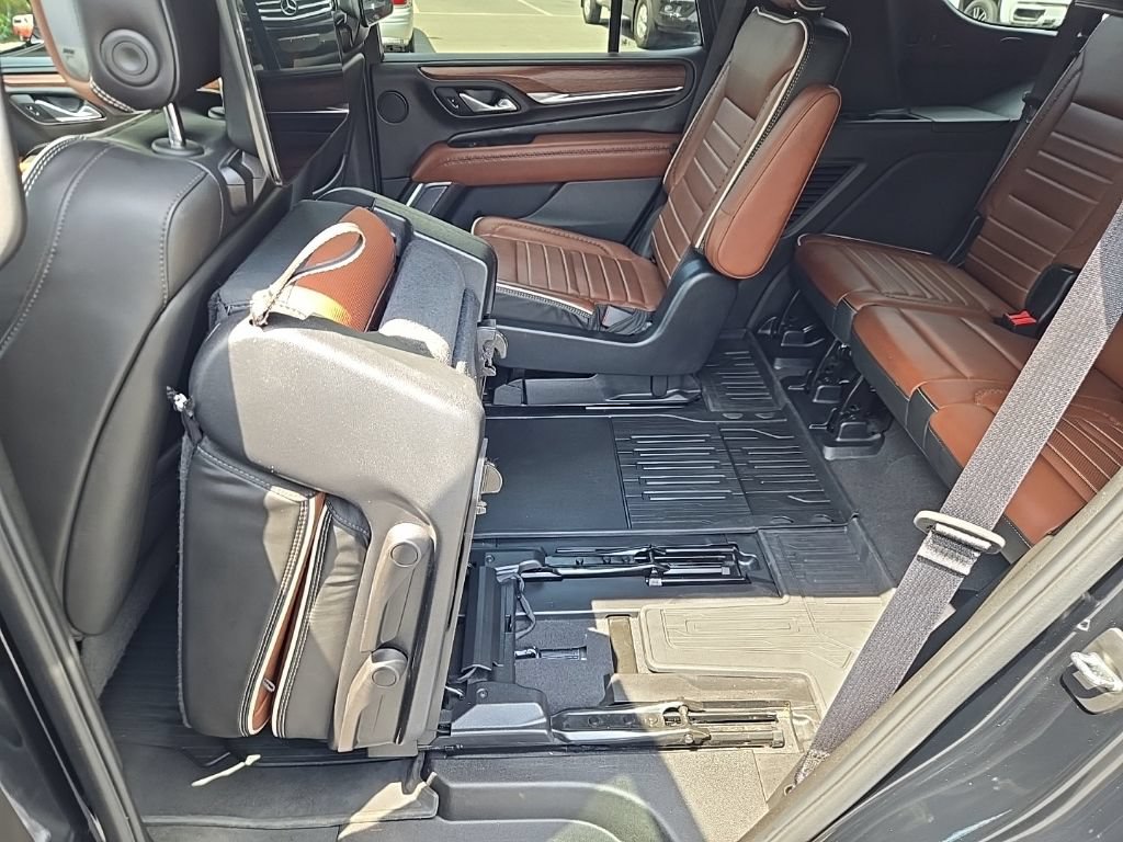 Used 2023 GMC Yukon Denali Ultimate w/ LPO, Floor Liner Package AWD/4WD image 59