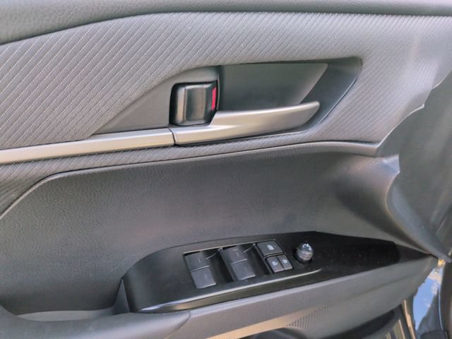 Used 2026 Toyota Camry SE FWD image 12