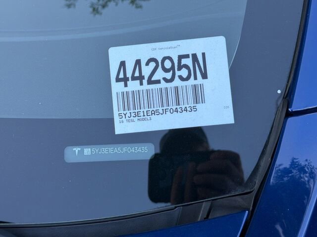 Used 2018 Tesla Model 3 RWD image 4