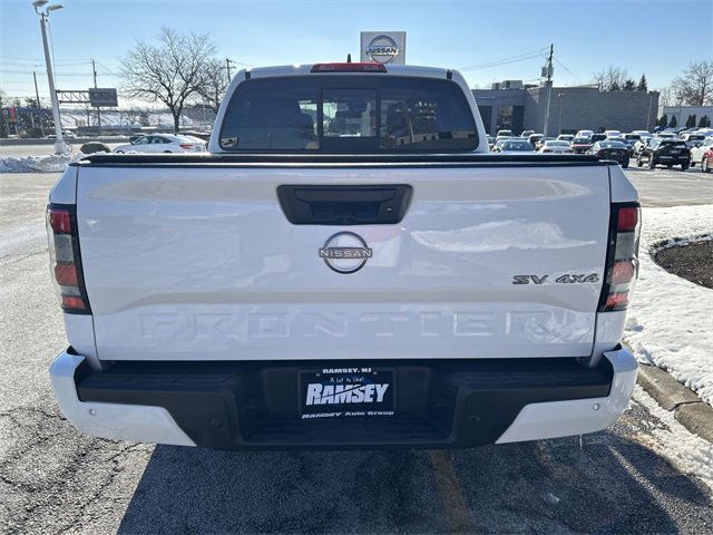 Certified 2022 Nissan Frontier SV w/ Technology Package image 7