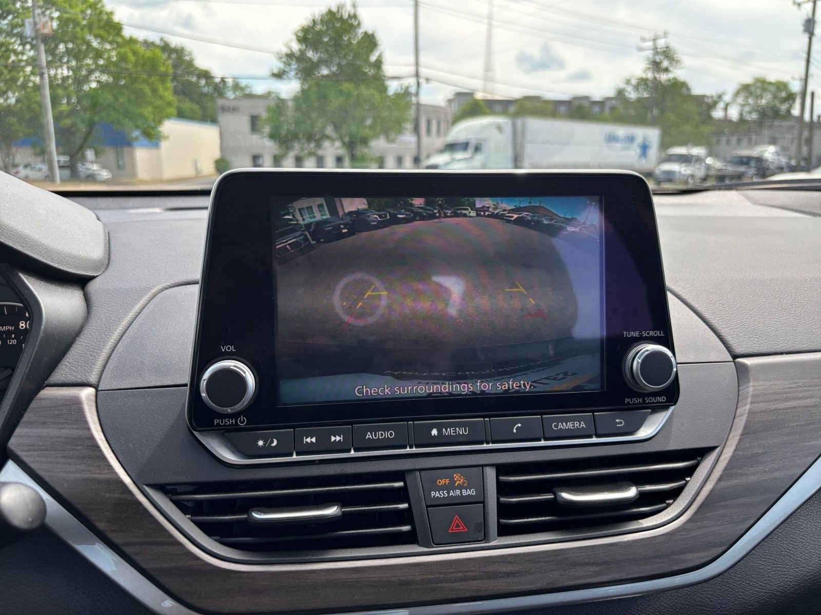 Used 2025 Nissan Altima 2.5 SV FWD image 23