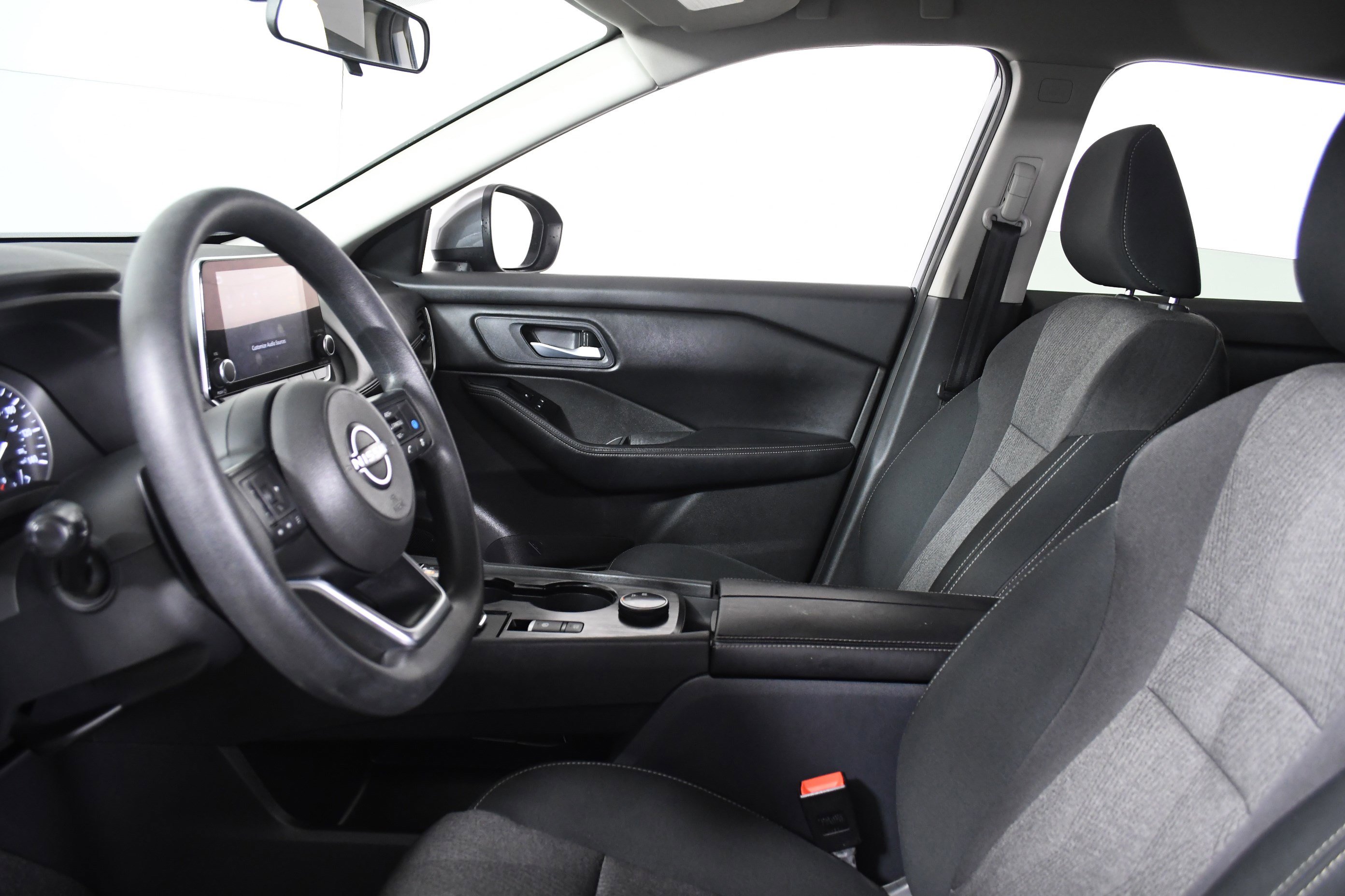 Used 2024 Nissan Rogue SV image 19