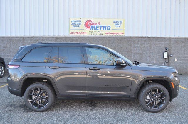 New 2025 Jeep Grand Cherokee Limited image 9