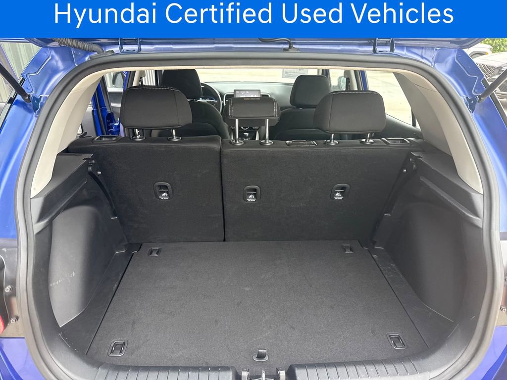Certified 2025 Hyundai Venue SEL FWD image 18