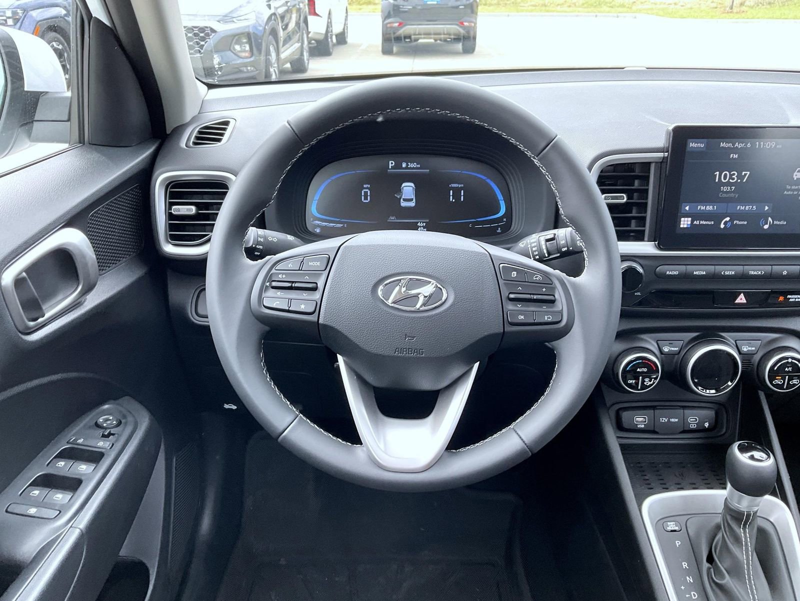 New 2026 Hyundai Venue SEL FWD image 13