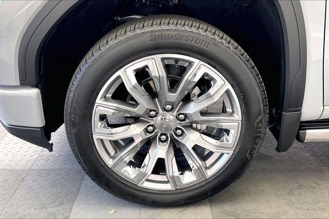 Used 2025 GMC Sierra 1500 Denali w/ Denali Reserve Package AWD/4WD image 8