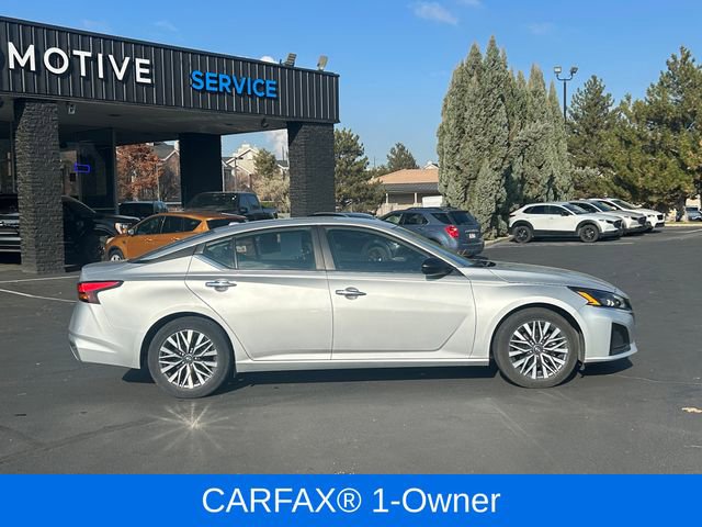 Used 2024 Nissan Altima 2.5 SV FWD image 2