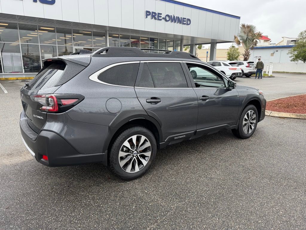 Used 2025 Subaru Outback Limited image 3