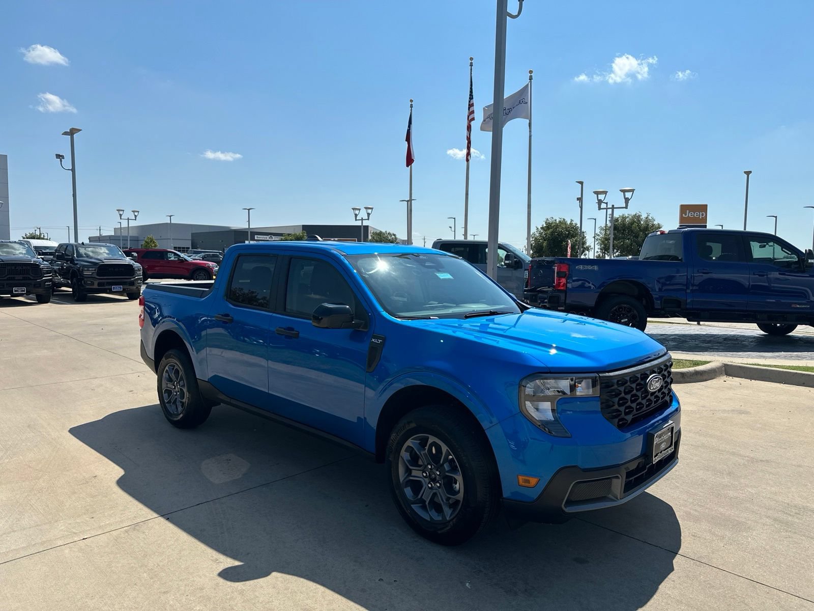 New 2026 Ford Maverick XLT w/ XLT Luxury Package FWD image 8